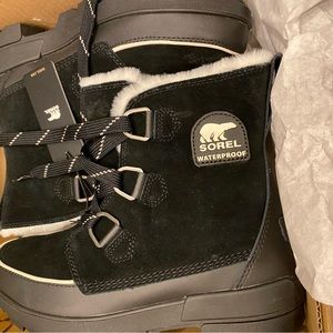 BNWT Sorel Tivoli IV Waterproof, women’s size 10